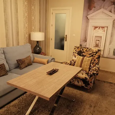 Cream Mrz Apartman *
